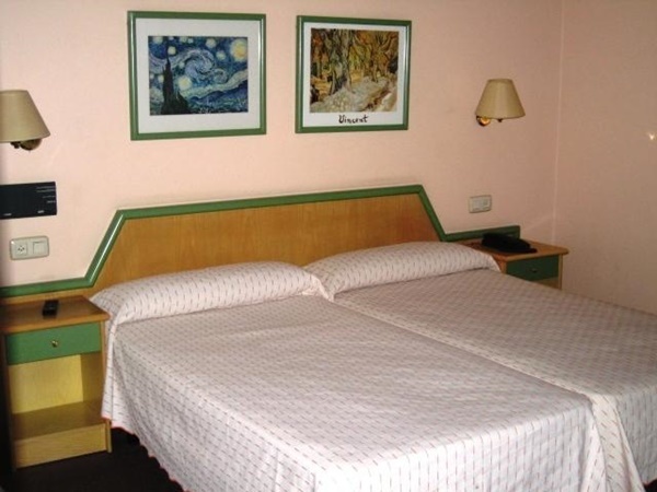 Hotel Puente Romano