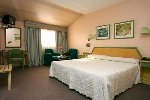 Hotel Puente Romano