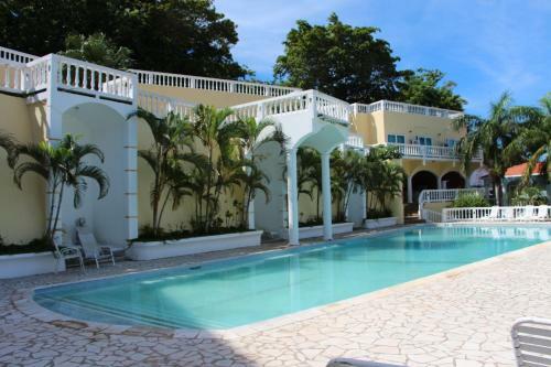 Hotel West End Dive Resort