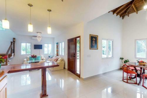 The Sunny Villa @ Keyhole Bay