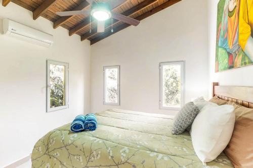 The Sunny Villa @ Keyhole Bay