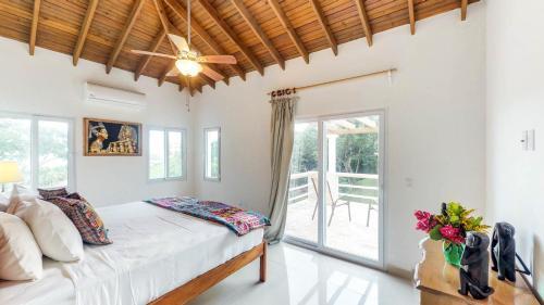 The Sunny Villa @ Keyhole Bay