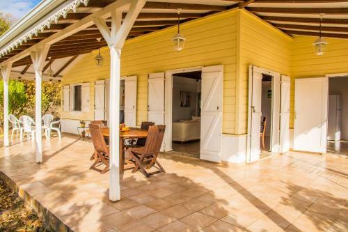 Les Villas Cr�oles De Sainte-anne
