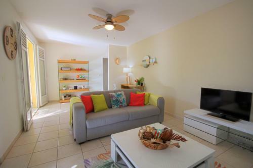 Villa Near The Beach (mqsl17)