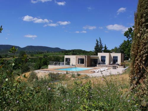 Spacious Villa With Swimming Pool In Vagnas
