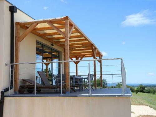 Spacious Villa With Swimming Pool In Vagnas