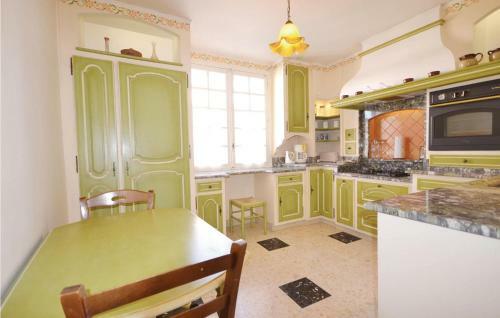 Holiday Home Tulette With A Fireplace 09