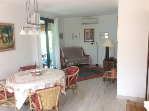 Holiday Home Rue Jouy D'arnaud