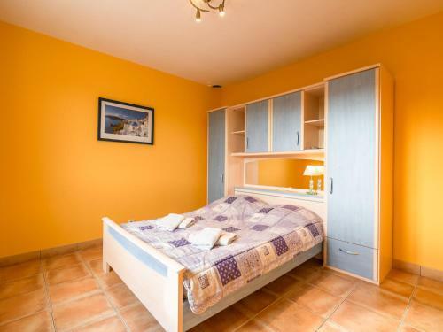 Cozy Villa In Roquebrun With Swimming Pool