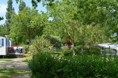 Camping De La Baie De T�r�nez
