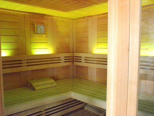 Authentic Holiday Home Located In Bievre With Jacuzzi