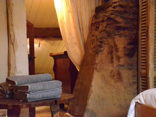 Authentic Holiday Home Located In Bievre With Jacuzzi