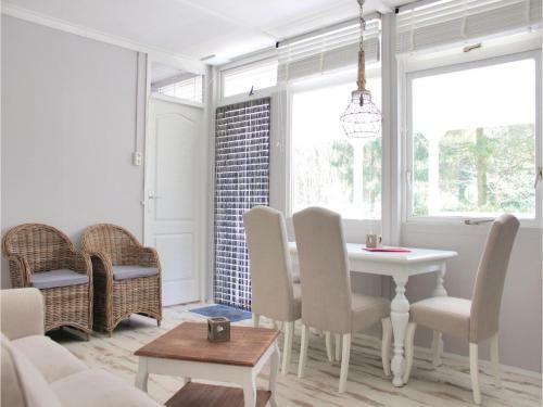 Three-bedroom Holiday Home In Lanaken
