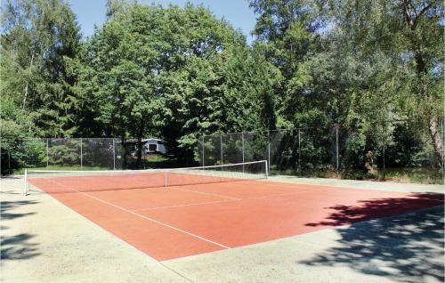 Three-bedroom Holiday Home In Lanaken