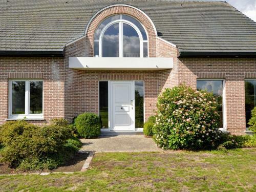Beautiful Villa In Zingem Near Town Center