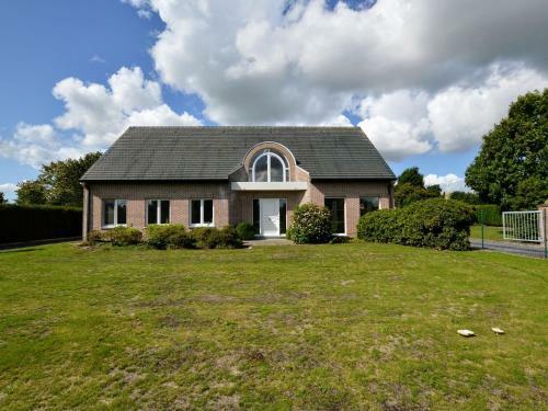 Beautiful Villa In Zingem Near Town Center