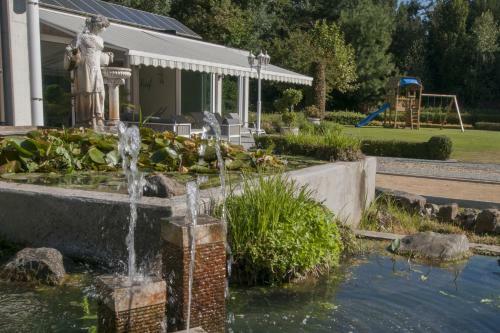 Luxurious Villa 't Kasteelhof