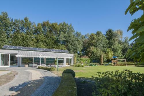 Luxurious Villa 't Kasteelhof