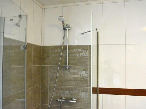 Spacious Holiday Home In Vaux-sur-sure With Garden