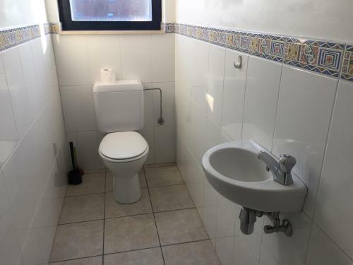 Hostal A Spacious Beautiful Apartment & Affordable