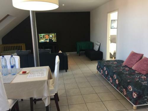 Hostal A Spacious Beautiful Apartment & Affordable