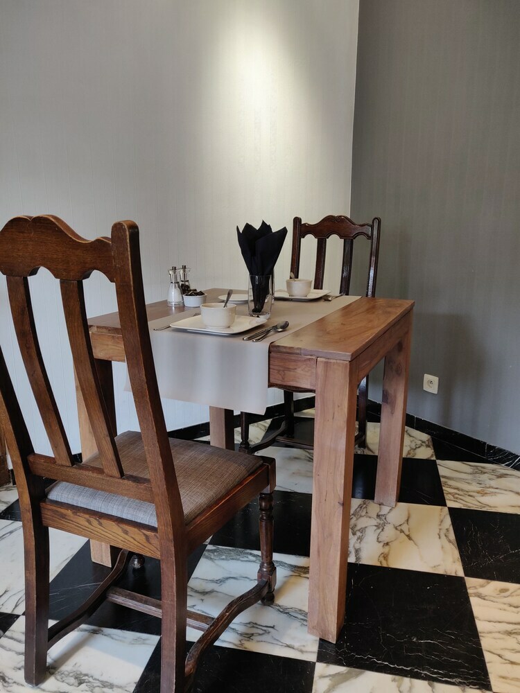 Hotel L'escape Grill
