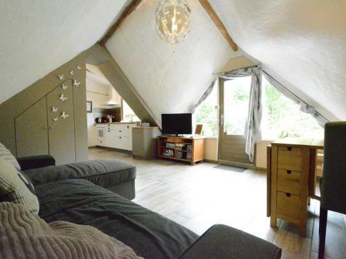 Spacious Chalet In Gesves Near River