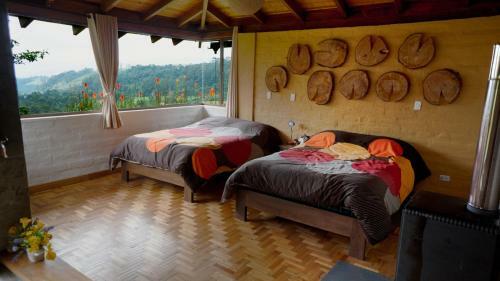 Hacienda La Campi�a Frente Al Cotopaxi