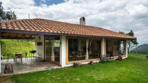 Hacienda La Campi�a Frente Al Cotopaxi