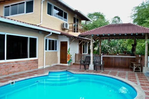 La Casa De Karina En Cur�a