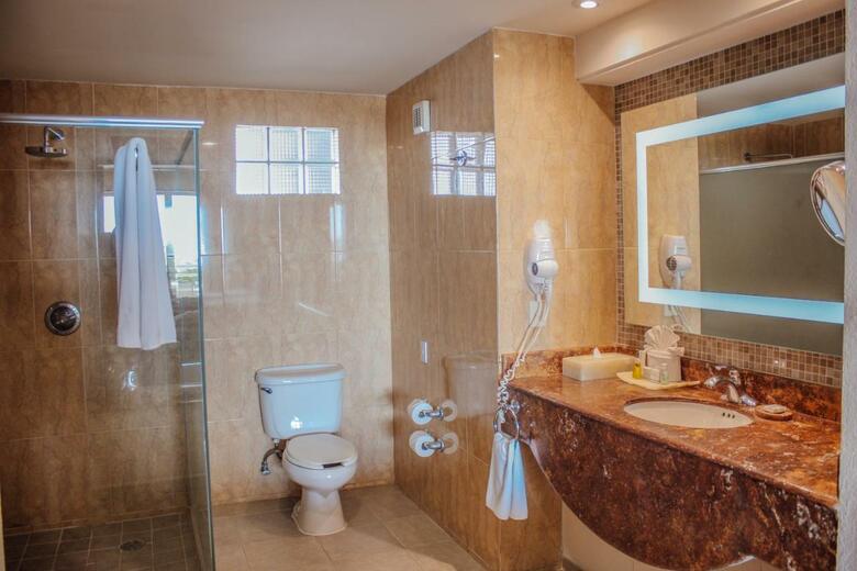 Hotel Gr Solaris Lighthouse Los Cabos
