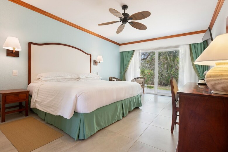 Hotel Occidental Tamarindo