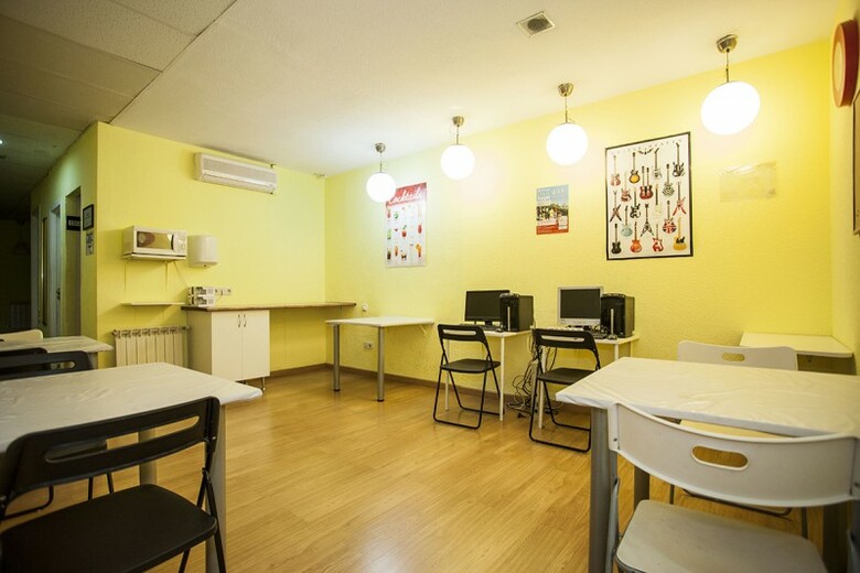 Hostal Cc Malasa�a