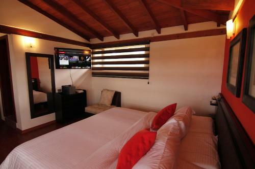 Condor�s Antisana Hotel Y Centro de Eventos