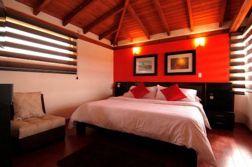 Condor�s Antisana Hotel Y Centro de Eventos