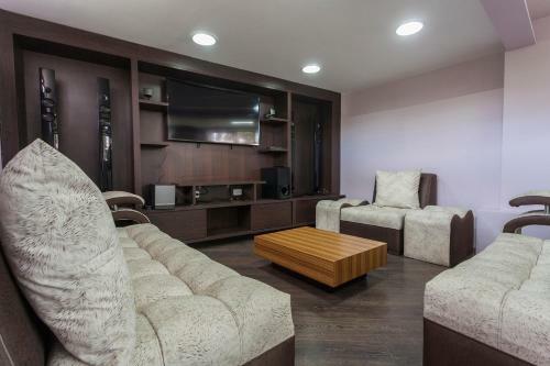 Condor�s Antisana Hotel Y Centro de Eventos