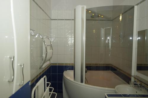 Hostal Europe Guesthouse