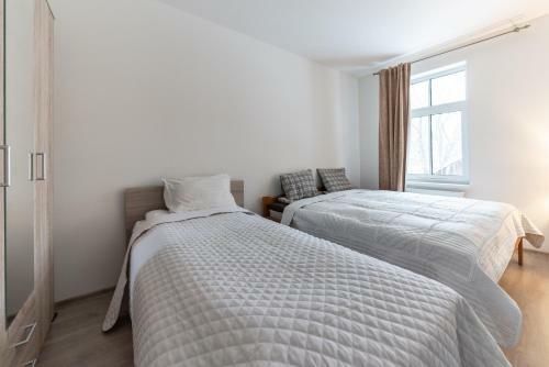 Best Apartments - Keyless Entry