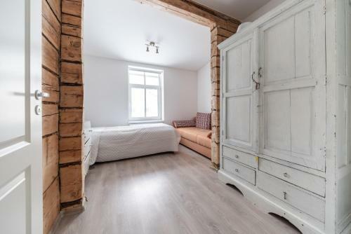 Best Apartments - Keyless Entry