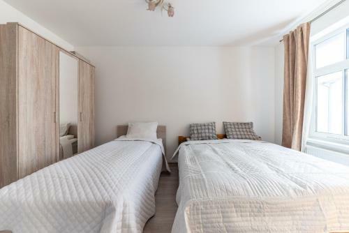 Best Apartments - Keyless Entry