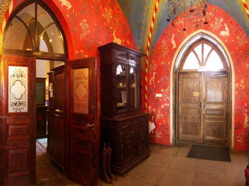 Hostal Laitse Castle