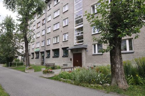 Kreenholmi 5 Apartment