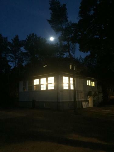 Freedom65 Hostel And Caravan