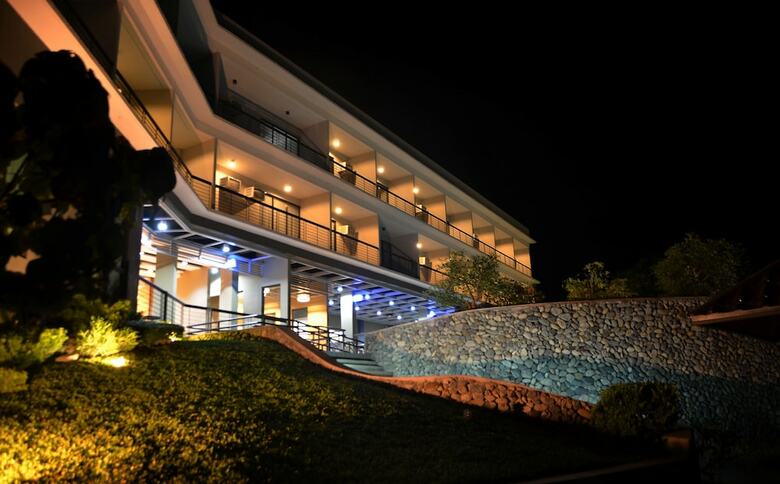 Rivermount Hotel And Resort