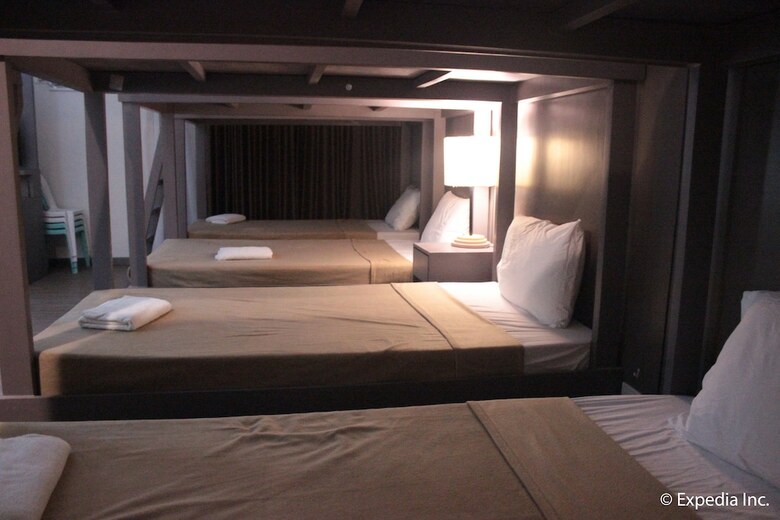 Rivermount Hotel And Resort