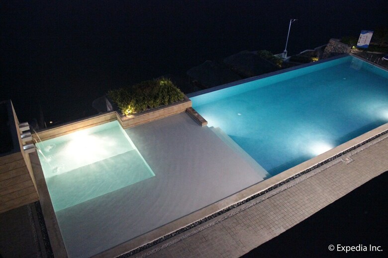 Rivermount Hotel And Resort