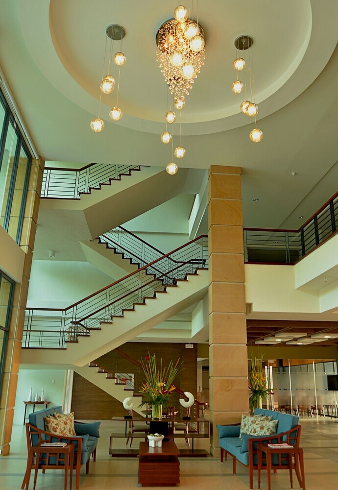 Rivermount Hotel And Resort