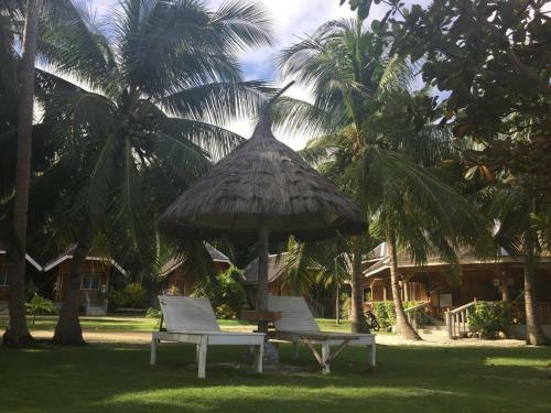 Hotel Cliff Side Beach Resort And Cottages