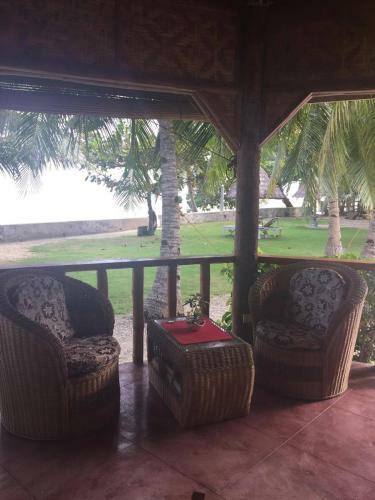 Hotel Cliff Side Beach Resort And Cottages