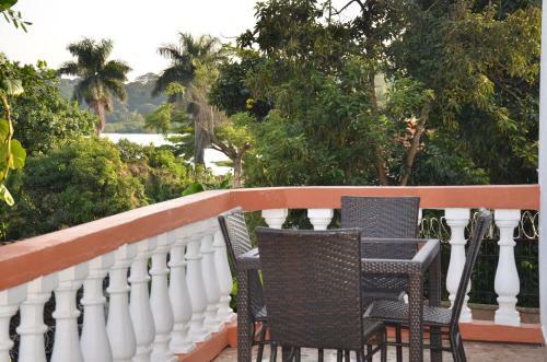 La Feve Beach Bed And Breakfast